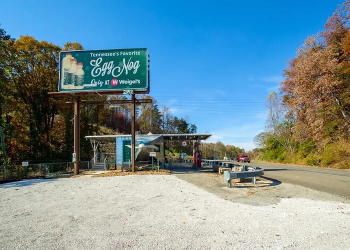 Airplane Filling Station -Unique Stay In Knoxville