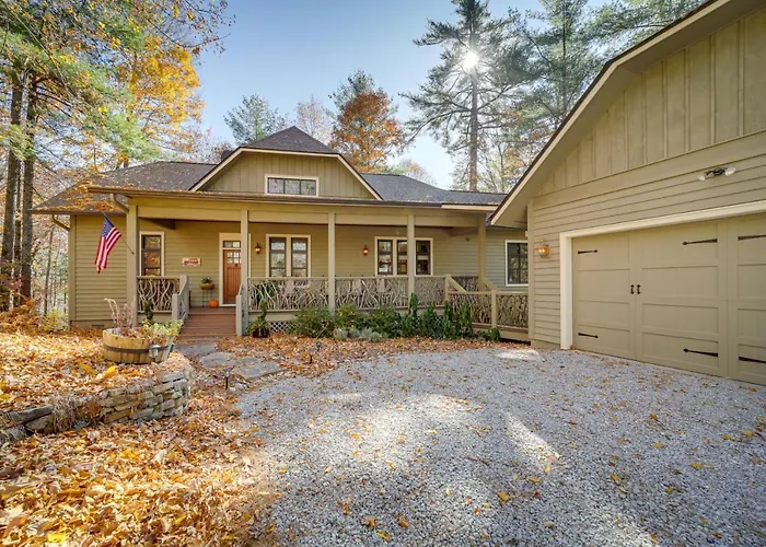 5 Mi To Sapphire Valley Skiing: Serene Family Home