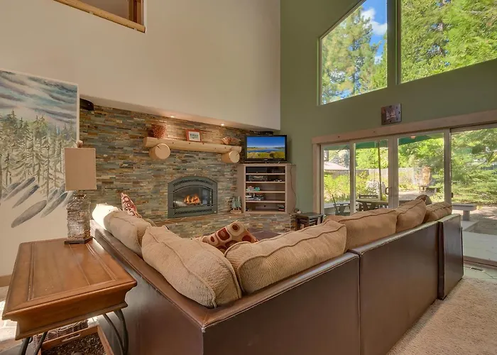 High Sierra At Dollar Point - Private Hot Tub, Close To Ski Resorts, Pet Friendly!