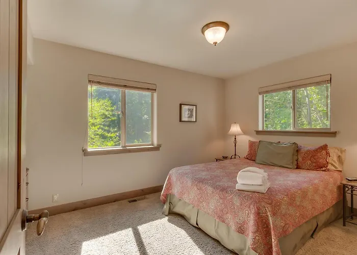 High Sierra At Dollar Point - Private Hot Tub, Close To Ski Resorts, Pet Friendly!