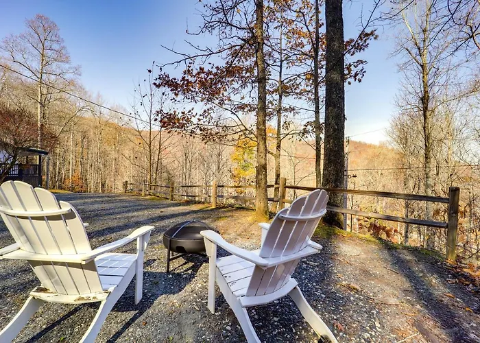Pet-Friendly Cabin W/ Fire Pit In Spruce Pine!