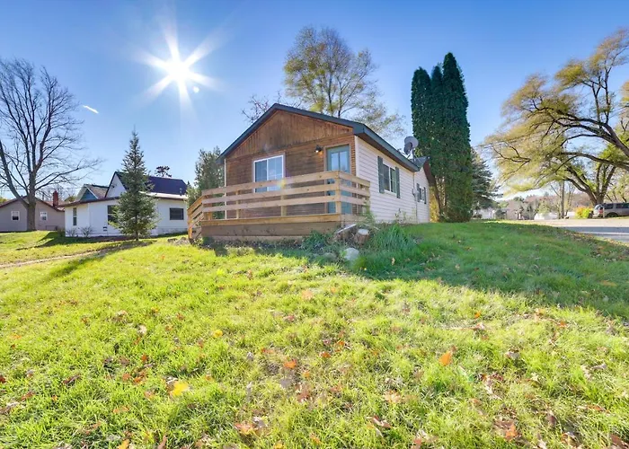 Chic Harrison Home: Walk To Wilson State Park!
