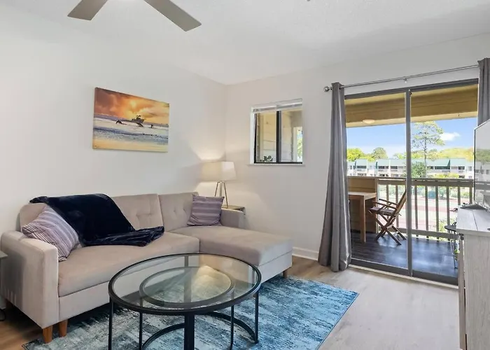Peaceful Treetop Condo - 2Br/2Ba