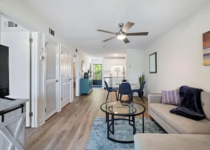 Peaceful Treetop Condo - 2Br/2Ba