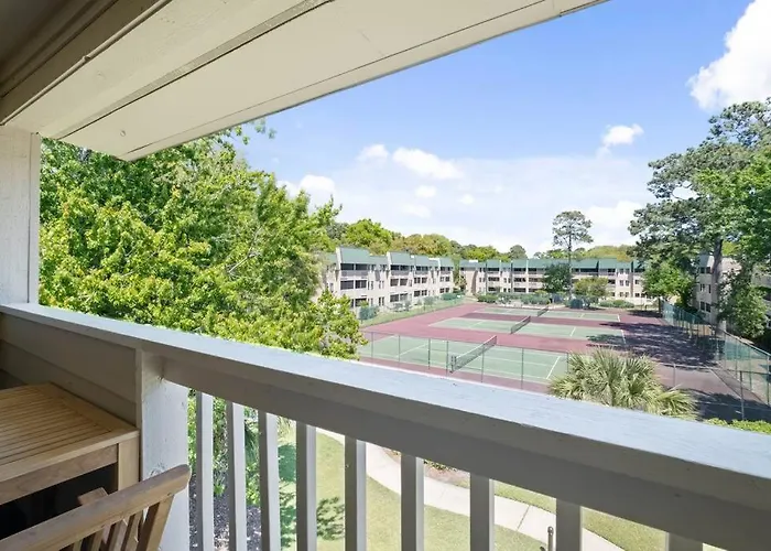 Peaceful Treetop Condo - 2Br/2Ba