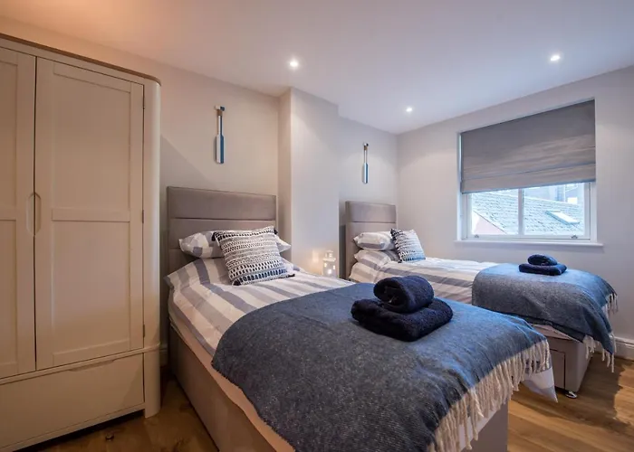 Beautiful Central Tenby Apartment With Free Parking