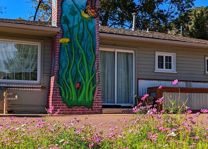 The Garden House Of Downtown Manitou Springs