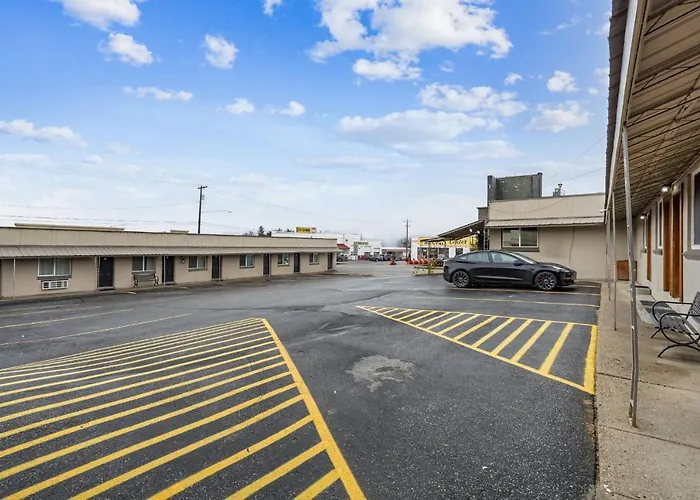Selkirk Motel