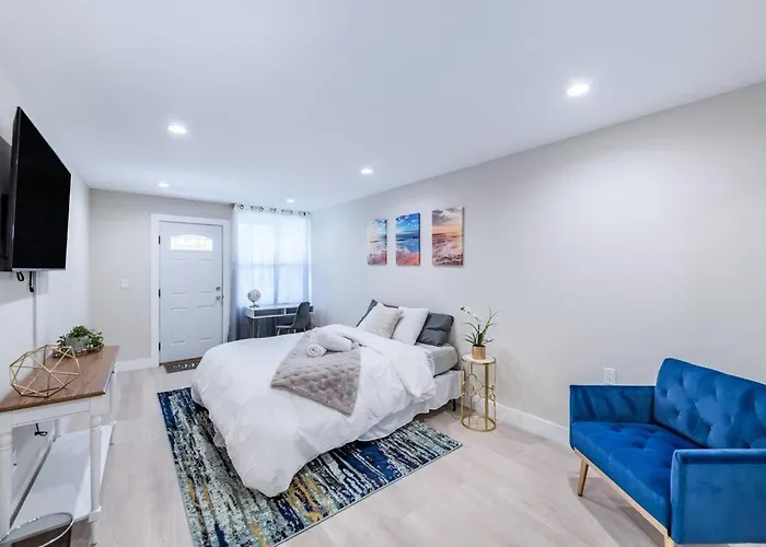 Modern 4Br Upper Unit Private Rooftop 30 Days