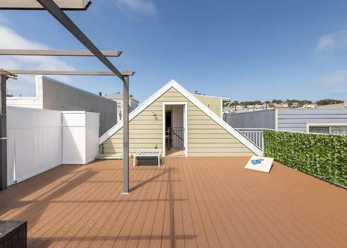 Modern 4Br Upper Unit Private Rooftop 30 Days