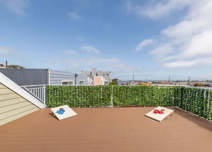 Modern 4Br Upper Unit Private Rooftop 30 Days