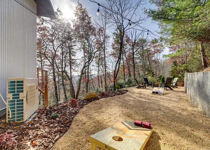 Modern Mountain-View Sanctuary In Pisgah Forest