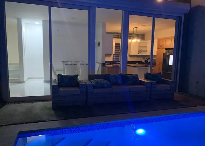 Villa De Lujo Con Picsina Privada
