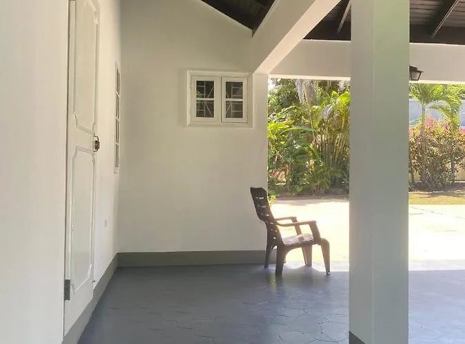 Lachemar Guest House