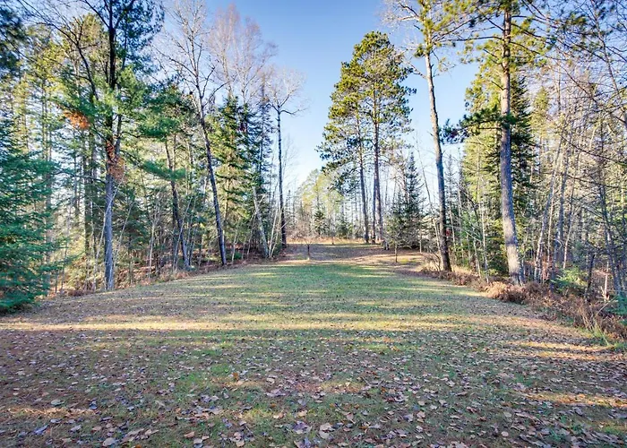 Peaceful Hibbing Getaway: Heated Floors, Fire Pit!