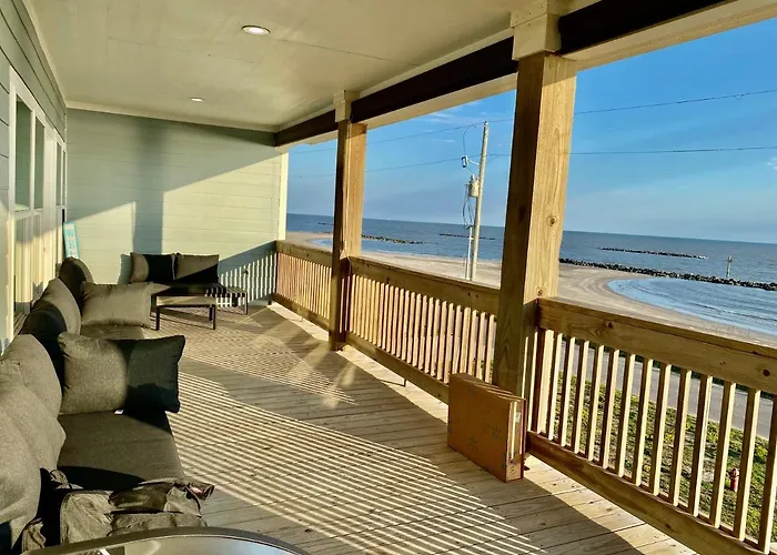 Oceanfront Home Near Hollybeach