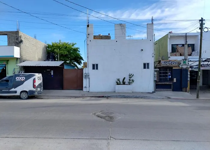 Tres Migueles, Estudio Luupita, Cerca De La Marina, Zona Turistica Y Playa