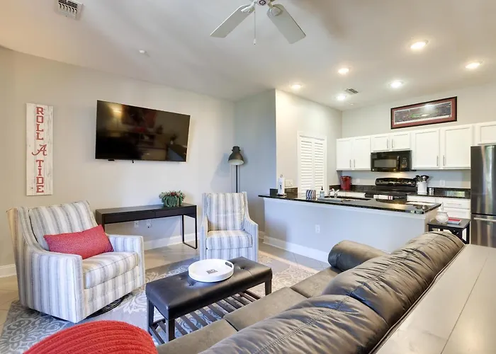 Tuscaloosa Condo: Steps To Bryant-Denny Stadium!