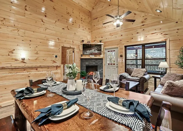 Mountains R Calling, Cozy Hideaway, King Beds, Hot-Tub, Arcade, Ev Ready