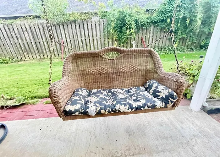 Cozy House Centrally Located Close To Everything In Nwa