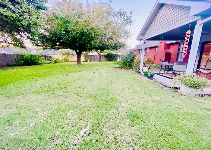 Cozy House Centrally Located Close To Everything In Nwa