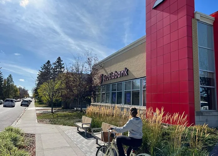 Lovely Comfy Home Private Bath In Central Calgary