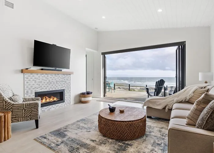 Beachfront Luxury Suite #15 At The Beach House