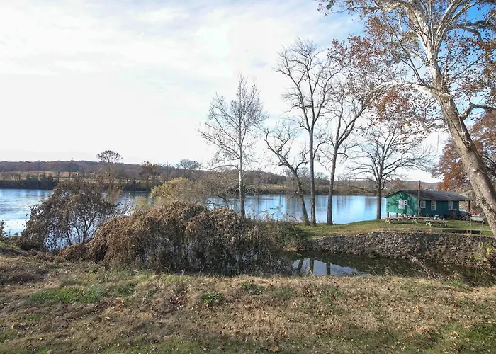 Bright Cotter Vacation Rental W/ White River Views