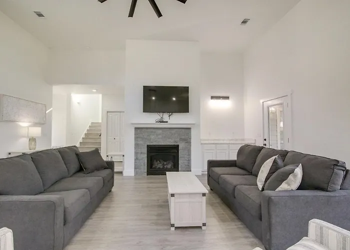 Pet-Friendly Cotter Retreat W/ Deck & Gas Grill!