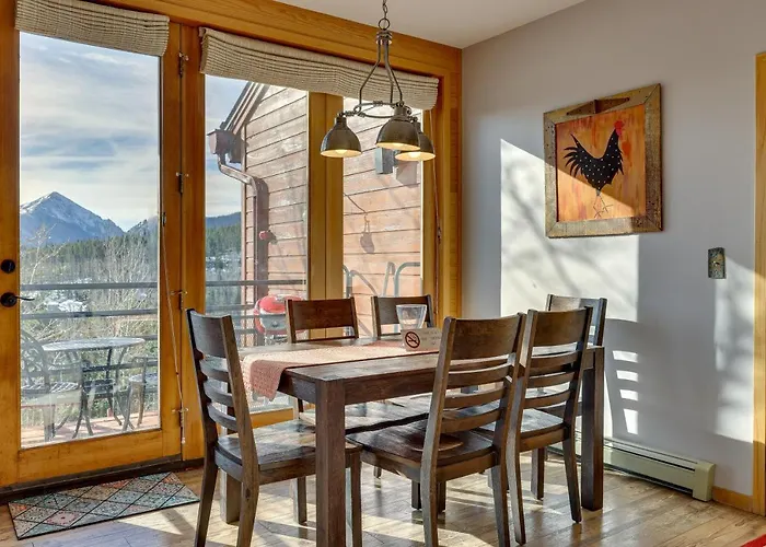 Heated Pool Access + Near Skiing: Colorado Retreat