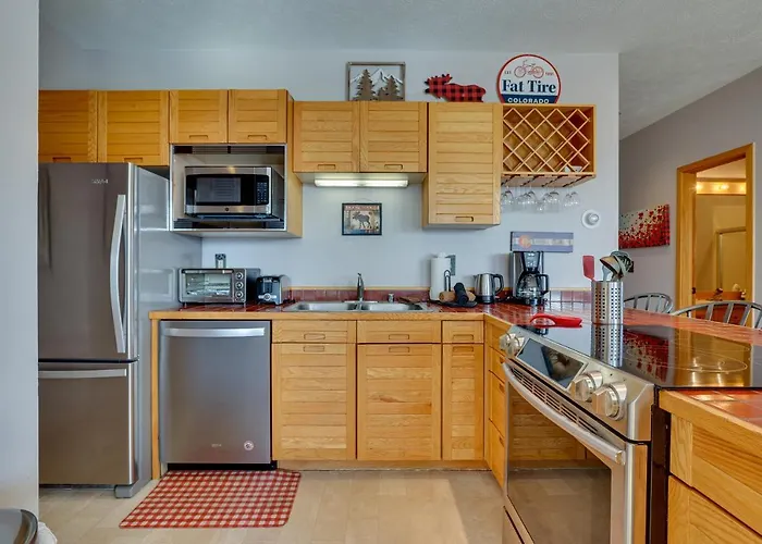 Heated Pool Access + Near Skiing: Colorado Retreat