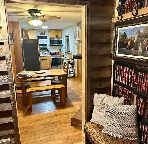 Beautiful & Peaceful Cabin W/ Deck Garden & Fire-Pit