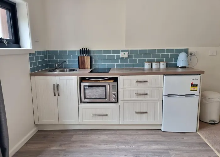 Lords Rest Apartment - Private And Central With Free Parking And Great Wifi