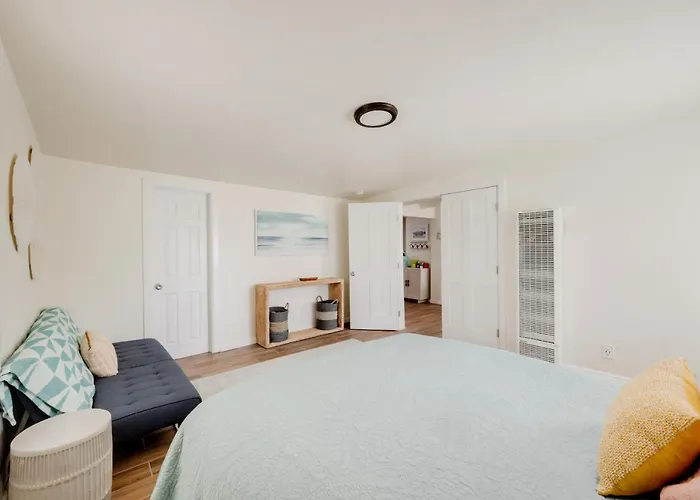 Pet-Friendly Cayucos Home: Walk To Public Beach!