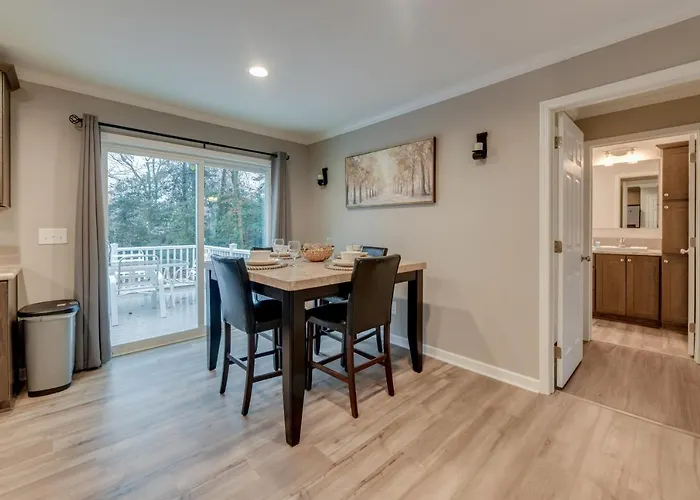 Family-Friendly Home W/ Deck Near Colonial Beach!