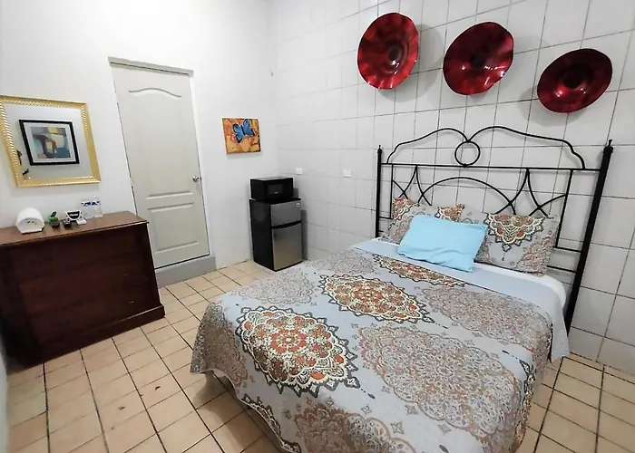 Tres Migueles, habitación Anngel, cerca de la marina, zona turistica y playa
