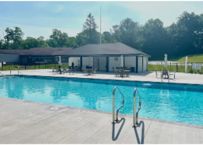Newly Updated Modern, Spacious, And Cozy Condo- Right On The Lake!