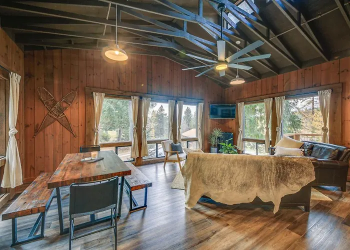 Bonners Ferry Cabin W/ Wraparound Deck & Views!