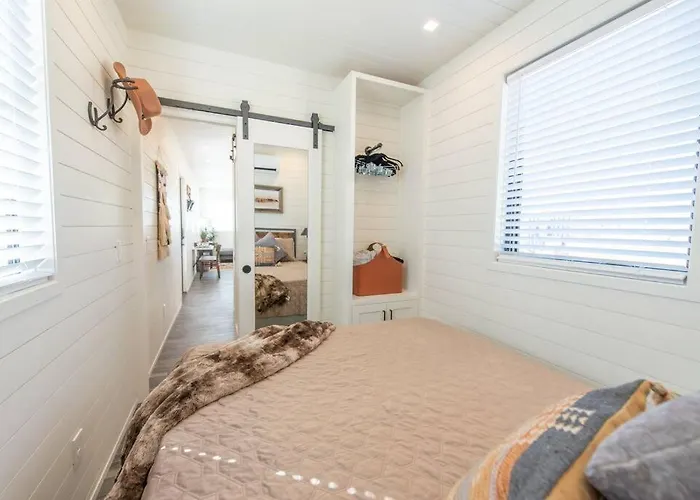 The Longhorn Stunning Container Home-In Alpine