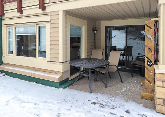 2 Bedroom And Wall Bed Mountain Getaway Ski In Ski Out Condo With Hot Pools Sleeps 8