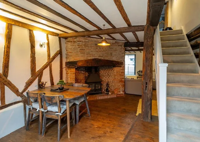 Charming 2 Bedroom Property