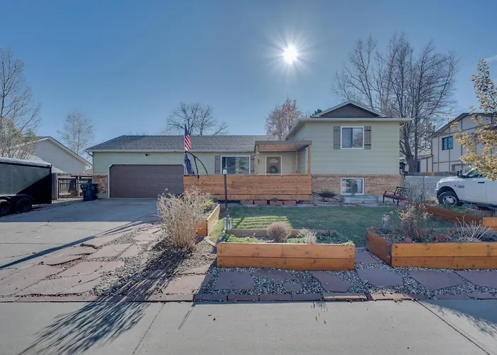 Loveland Home W/ Private Hot Tub + Wood Fireplace!
