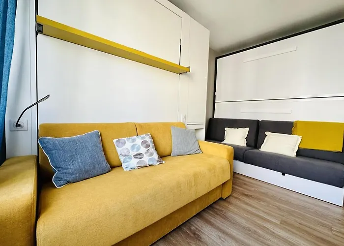 Appartement Renove A Neuf Avec Vue Imprenable Sur La Baie Des Sables D Olonne 6 Pers