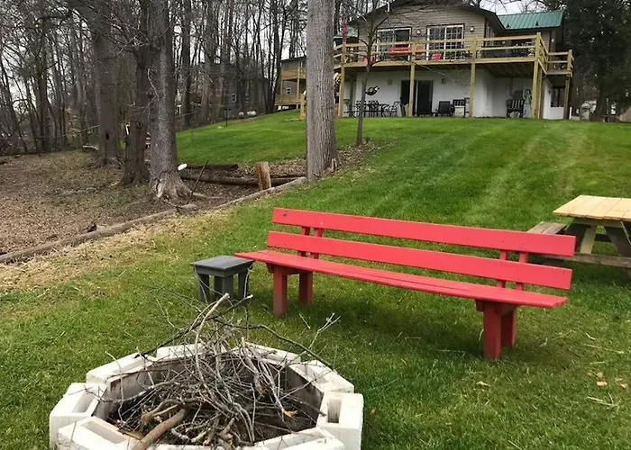 Belmont Nc Riverfront 2-Bedroom Garden Suite