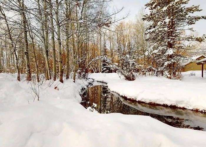 Moose Creek Lodge