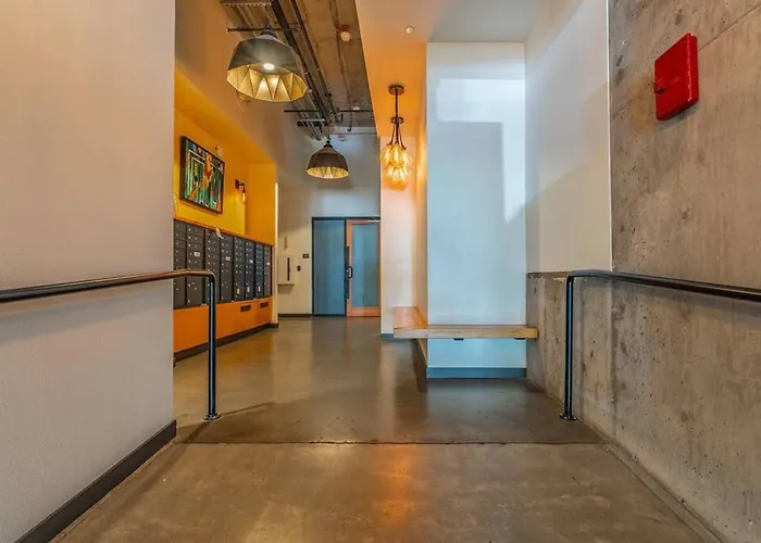 Central District Condo | Modern| Rooftop
