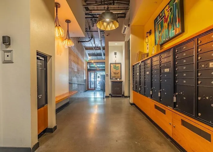 Central District Condo | Modern| Rooftop