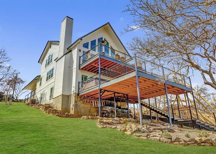 Lakeshore Haven Pet Friendly Boat Dock