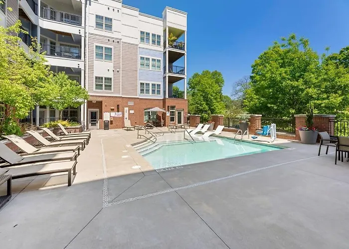 Uptown, Pool, Wine, Restaurants, Bofa Stadium_307