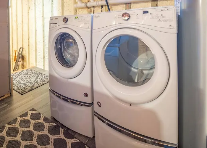 Quiet, Pet Friendly, Close To Edgartown And Oak Bluffs